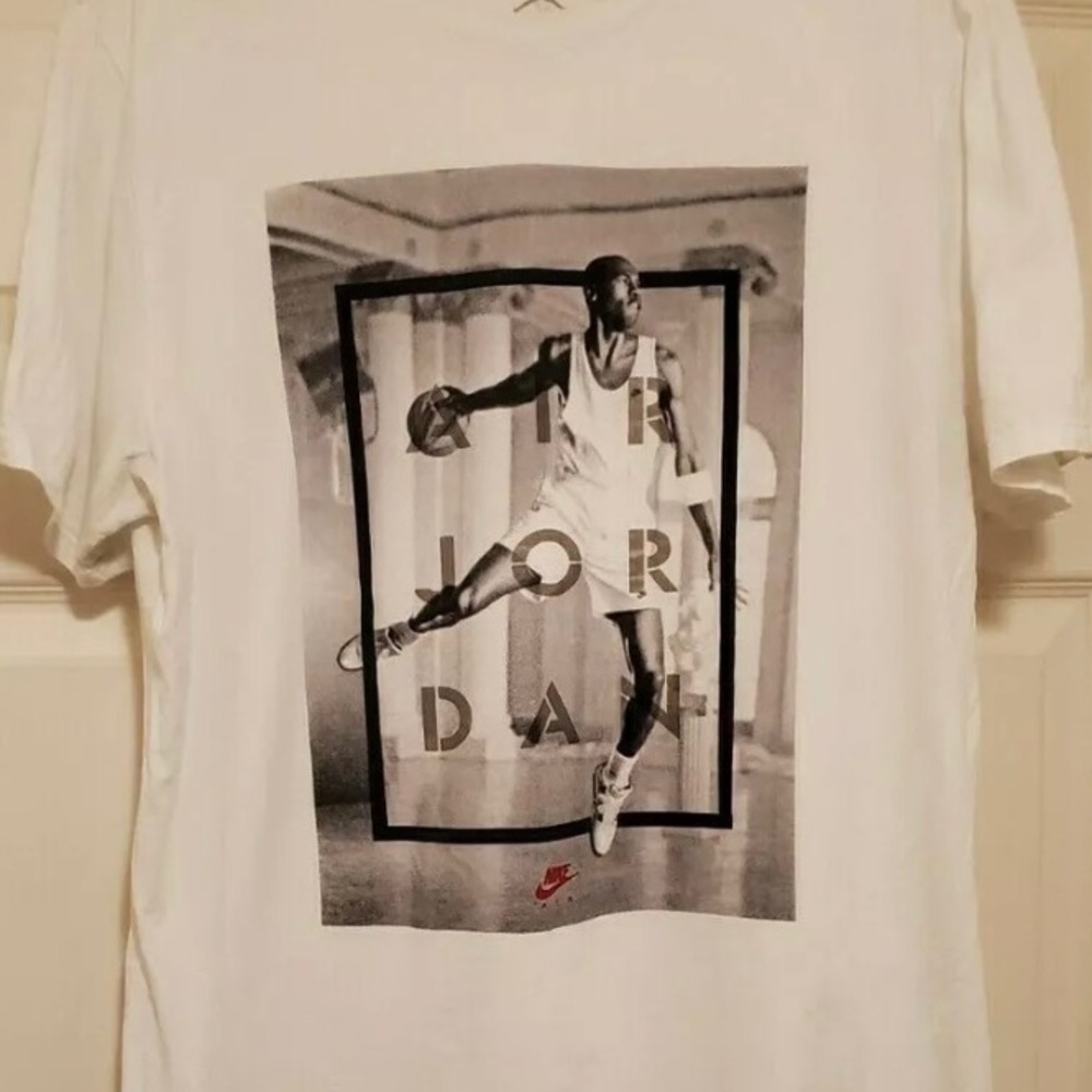 Air Jordan T-shirt, White, size: Large